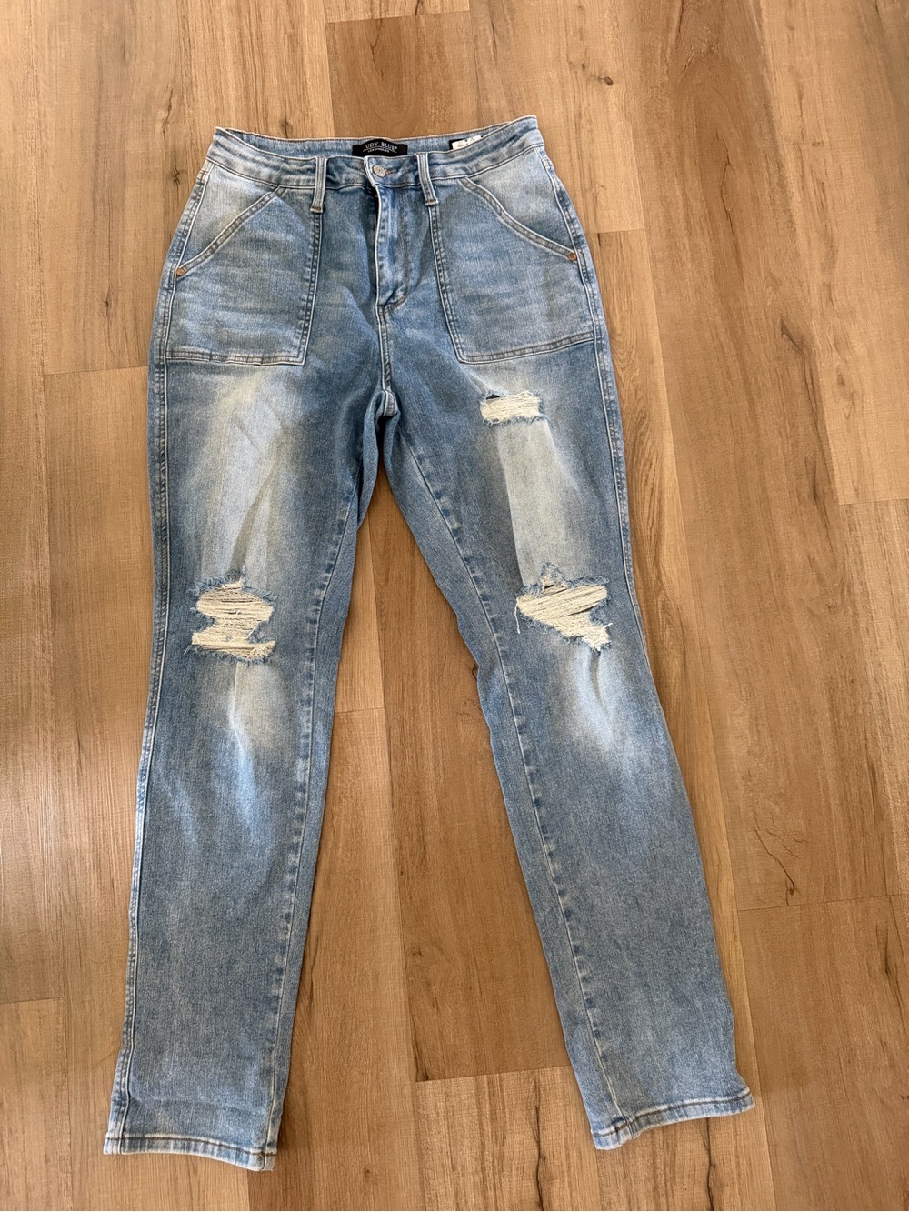 Judy Blue Light Wash Distressed Jeans